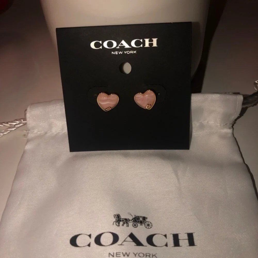 Coach Rose Gold Heart Stud Earrings Logo Designer Jewelry NWT - Picture 6 of 7